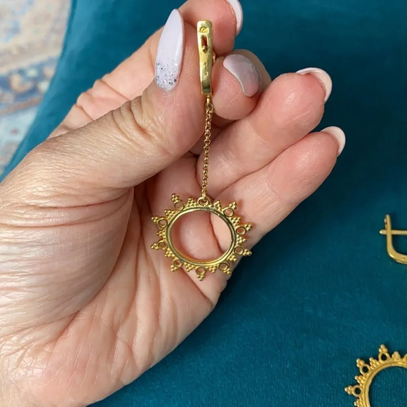 “SUN” Gold plated 925 silver earrings. - Picture 5 of 9